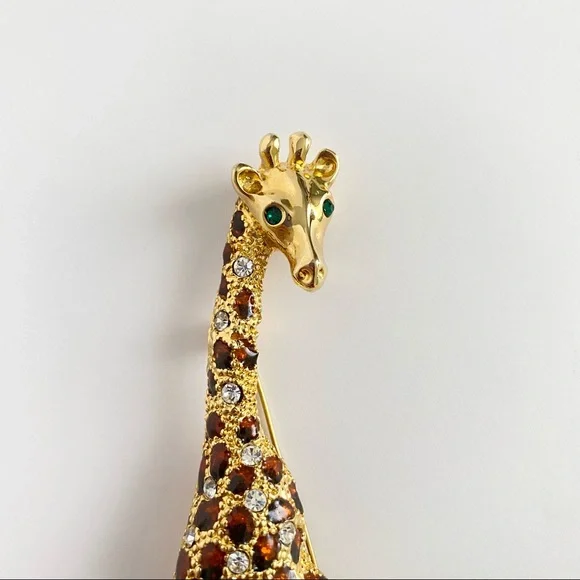 Giraffe Gold Tone Figural Brooch Pin Vintage Elegant Rhinestone and Enamel - Picture 4 of 8